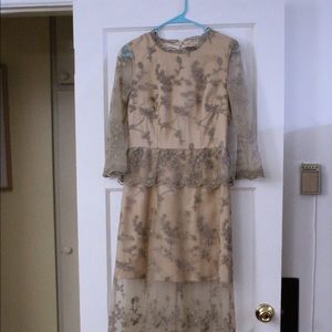 PORCELAIN COCKTAIL DRESS  Size 8 cream lace